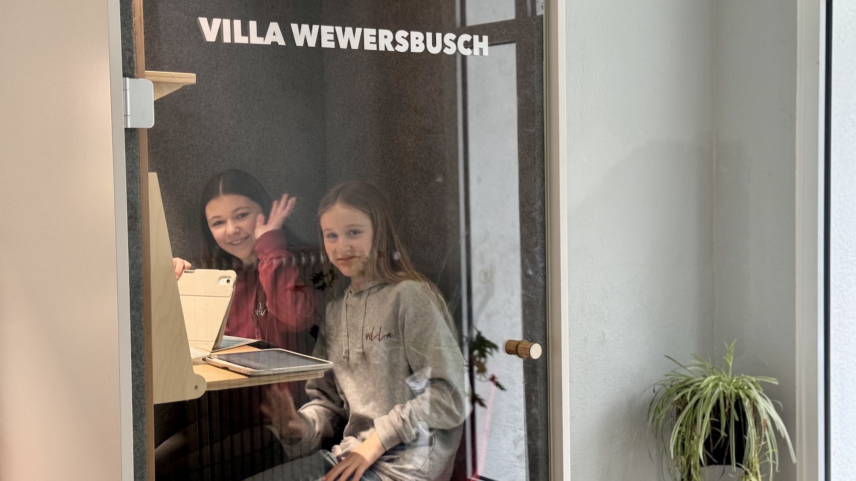 Schülerinnen Ruhebox